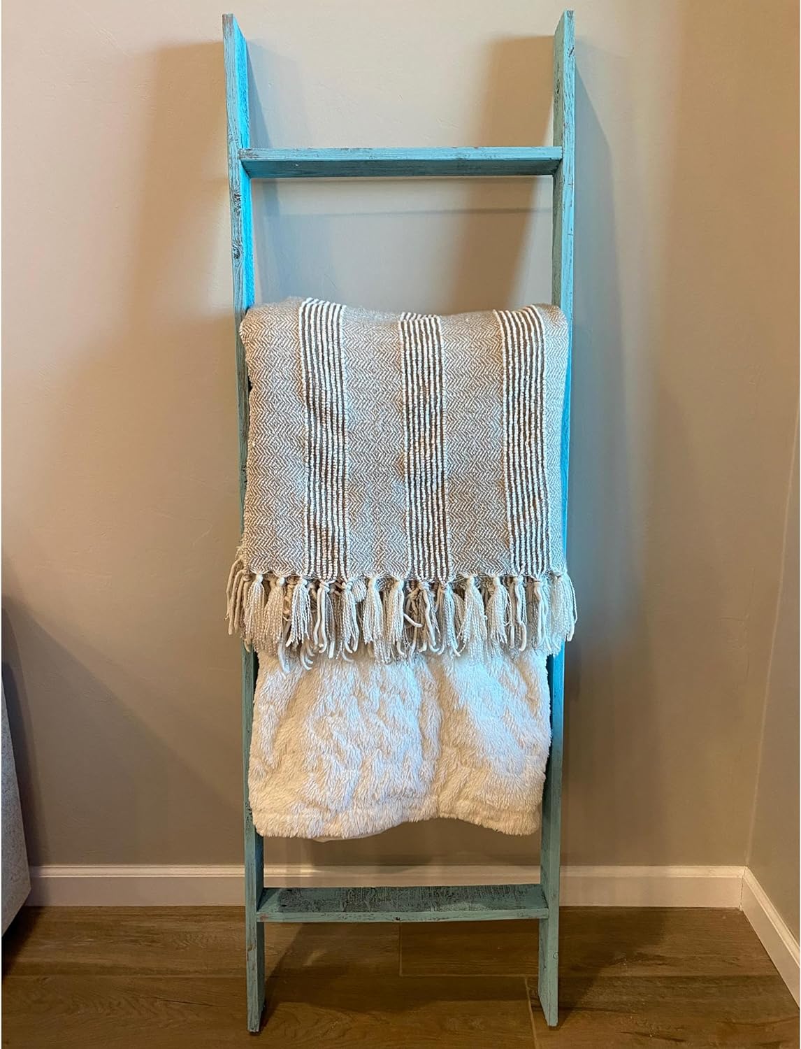 Rustic Farmhouse Throw Blanket Bookcase Ladder